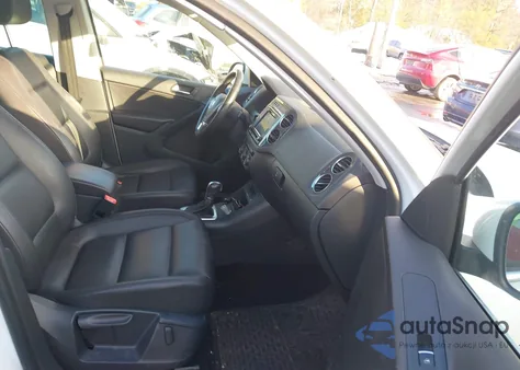 2016 Volkswagen Tiguan Se from USA, damaged, VIN WVGBV7AXXGW573148